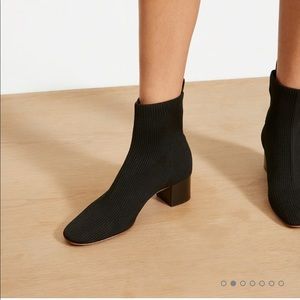 Comfy Everlane Glove Boots in Black